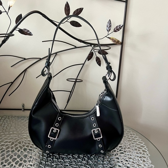 8 Other Reasons Black Double Buckle Vegan Leather Shoulder Bag NWT - Picture 11 of 13